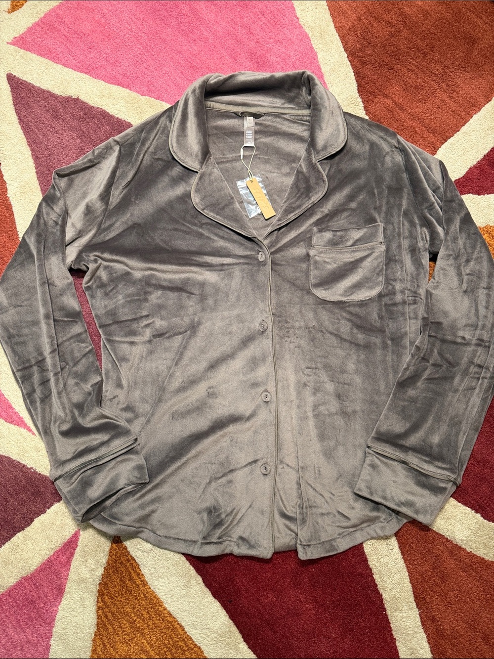 NWT SKIMS Velour Sleep Top Size M